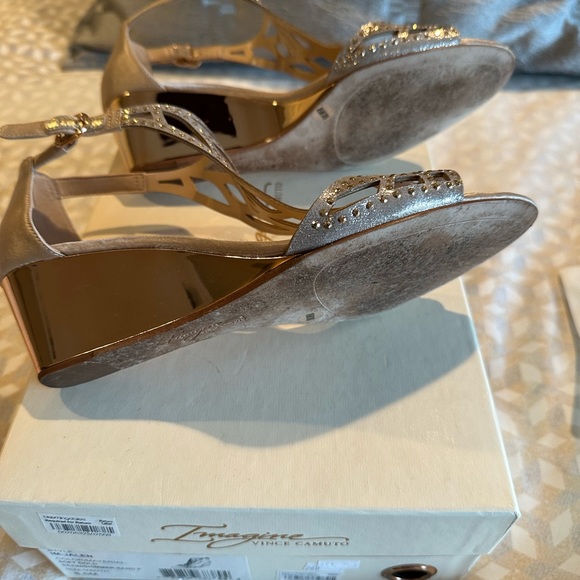 Gold wedge sandals - Picture 3 of 4